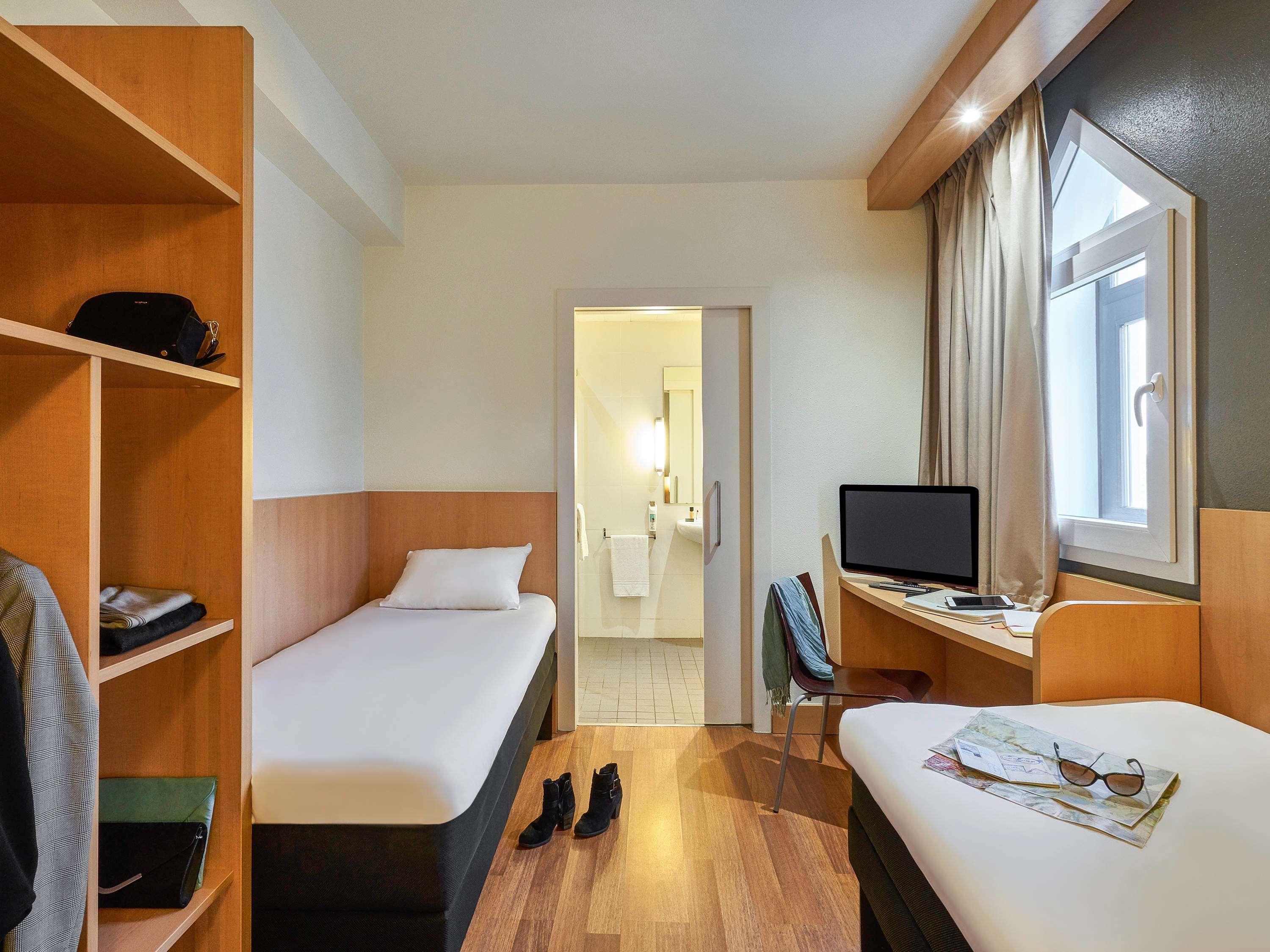 Ibis Barcelona Meridiana Exteriér fotografie